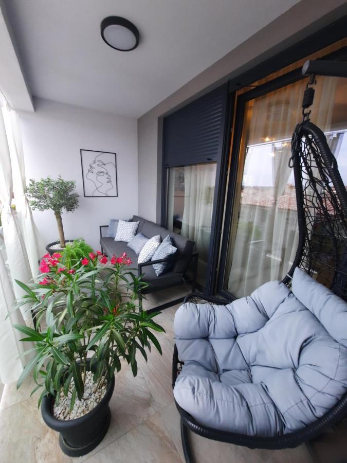 Enjoy Pula - New Apt With Terrace And Free Parking Garage Exterior photo